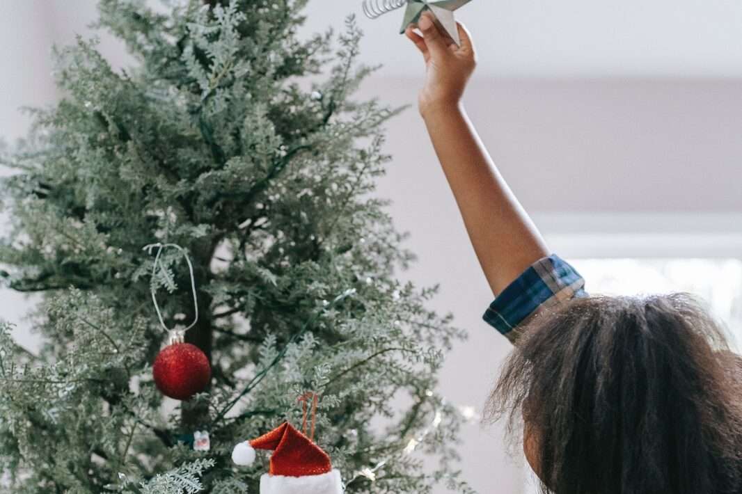 Umelé vianočné stromčeky sú dnes v móde