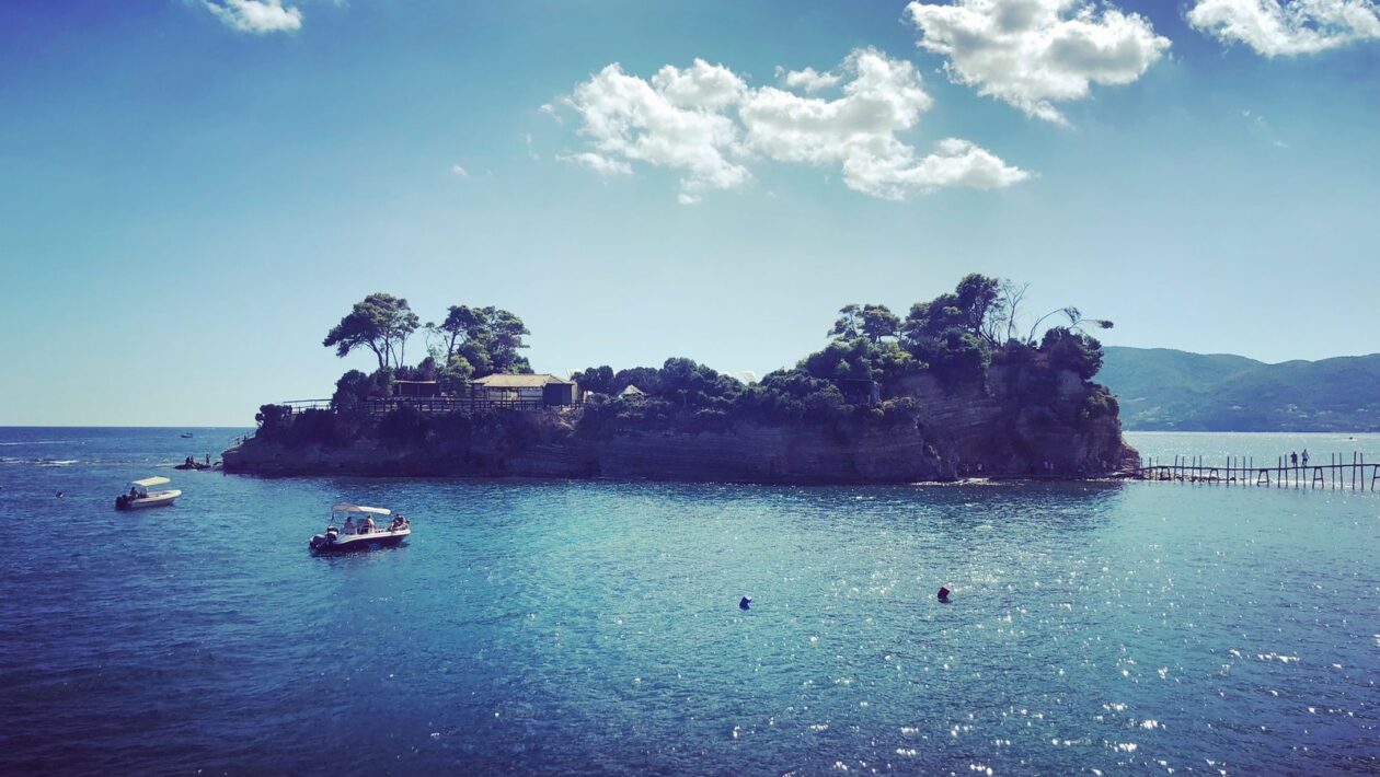 Predikcia životnosti batérií (RUL): Prognostika degradácie v cykloch a stratégie BMS